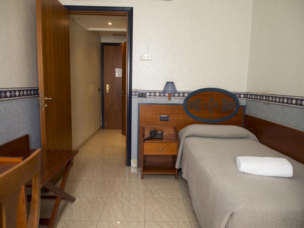 Hotel Kroma รากูซา ภายนอก รูปภาพ