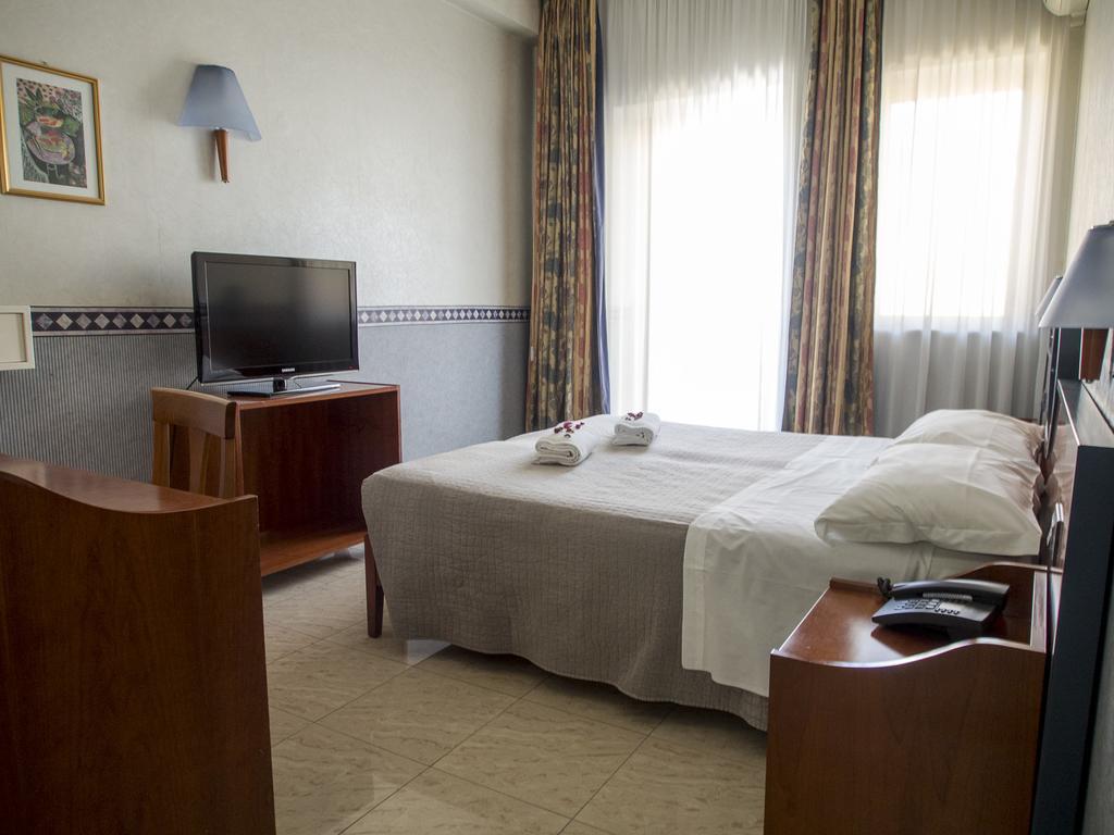 Hotel Kroma รากูซา ภายนอก รูปภาพ