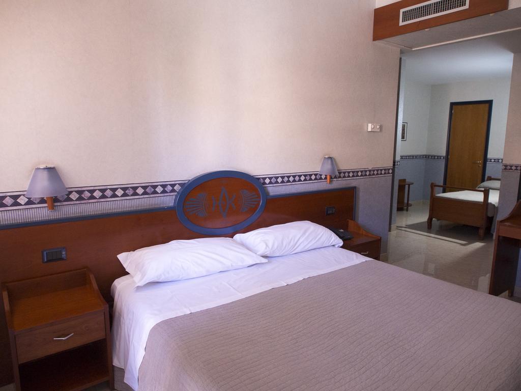Hotel Kroma รากูซา ภายนอก รูปภาพ